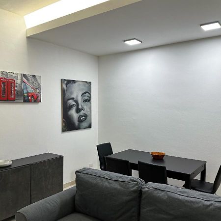 Modern Cenisio Apartment - Self Check-In & Parking Milan Exterior photo
